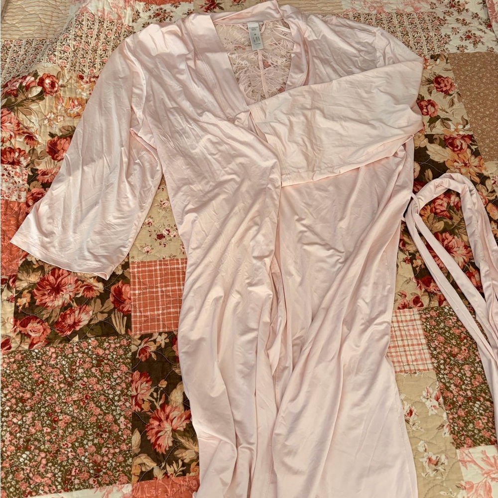 Hanro Pale Pink Lace-Trim Tie-Waist Robe - Picture 3 of 4